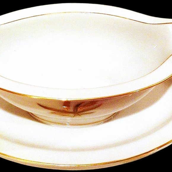 Fukagama Arita Hand Painted Gravy Boat with attached Plate, Vintage Gravy Boat - Picture 5 of 11